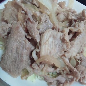 厚切りの豚バラ肉の生姜焼き
